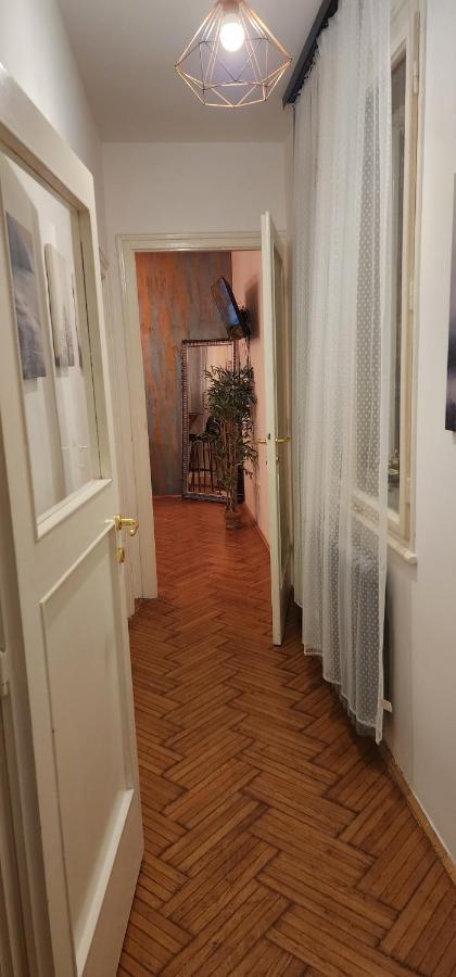 Ferienwohnung Red Clay Hilandarska Belgrad Exterior foto